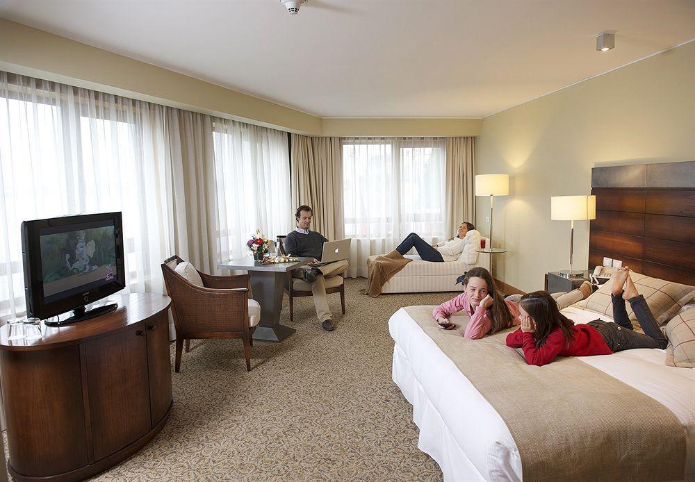 Radisson Hotel Puerto Varas Eksteriør billede Family room