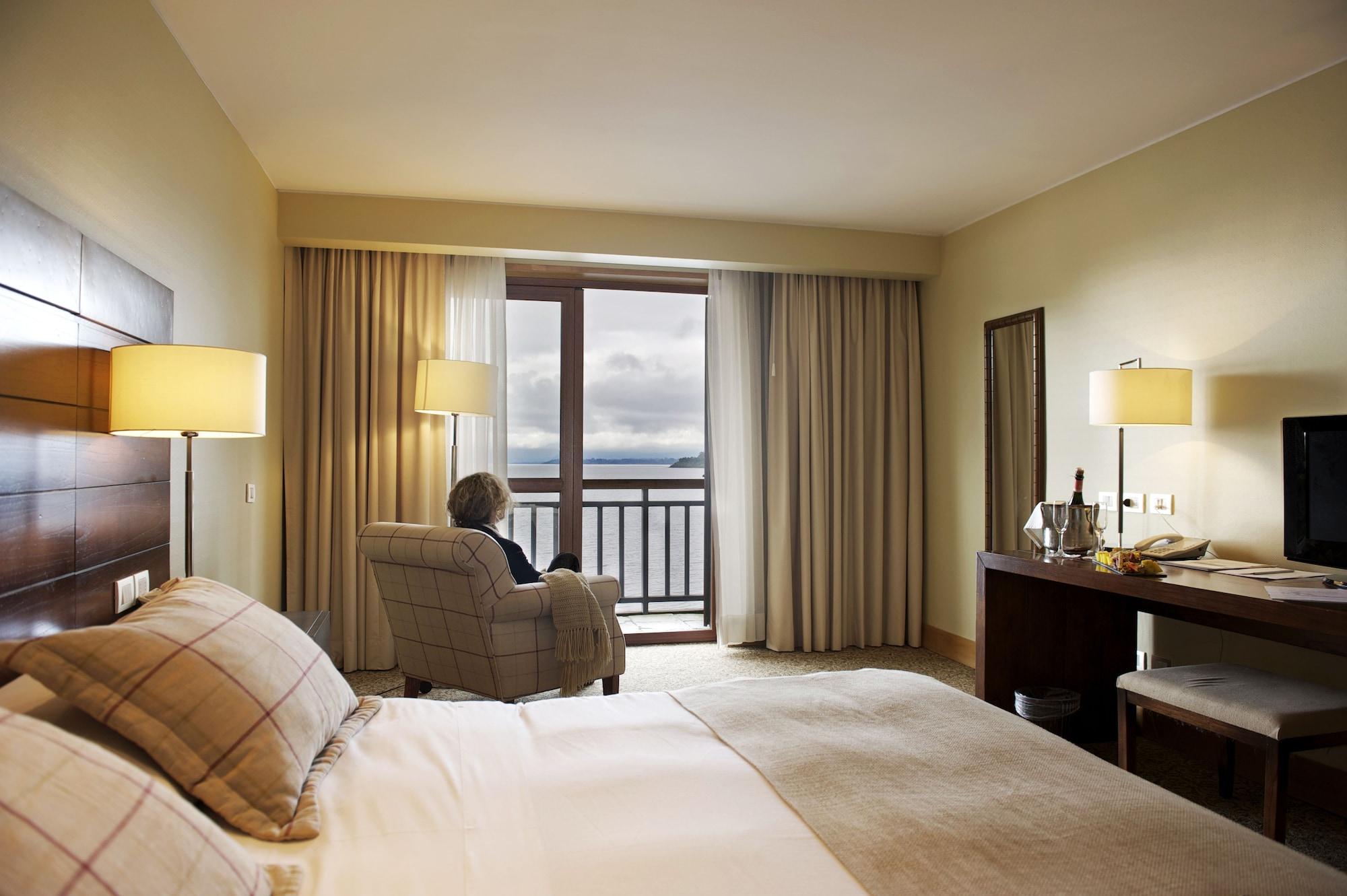 Radisson Hotel Puerto Varas Eksteriør billede A room at the hotel