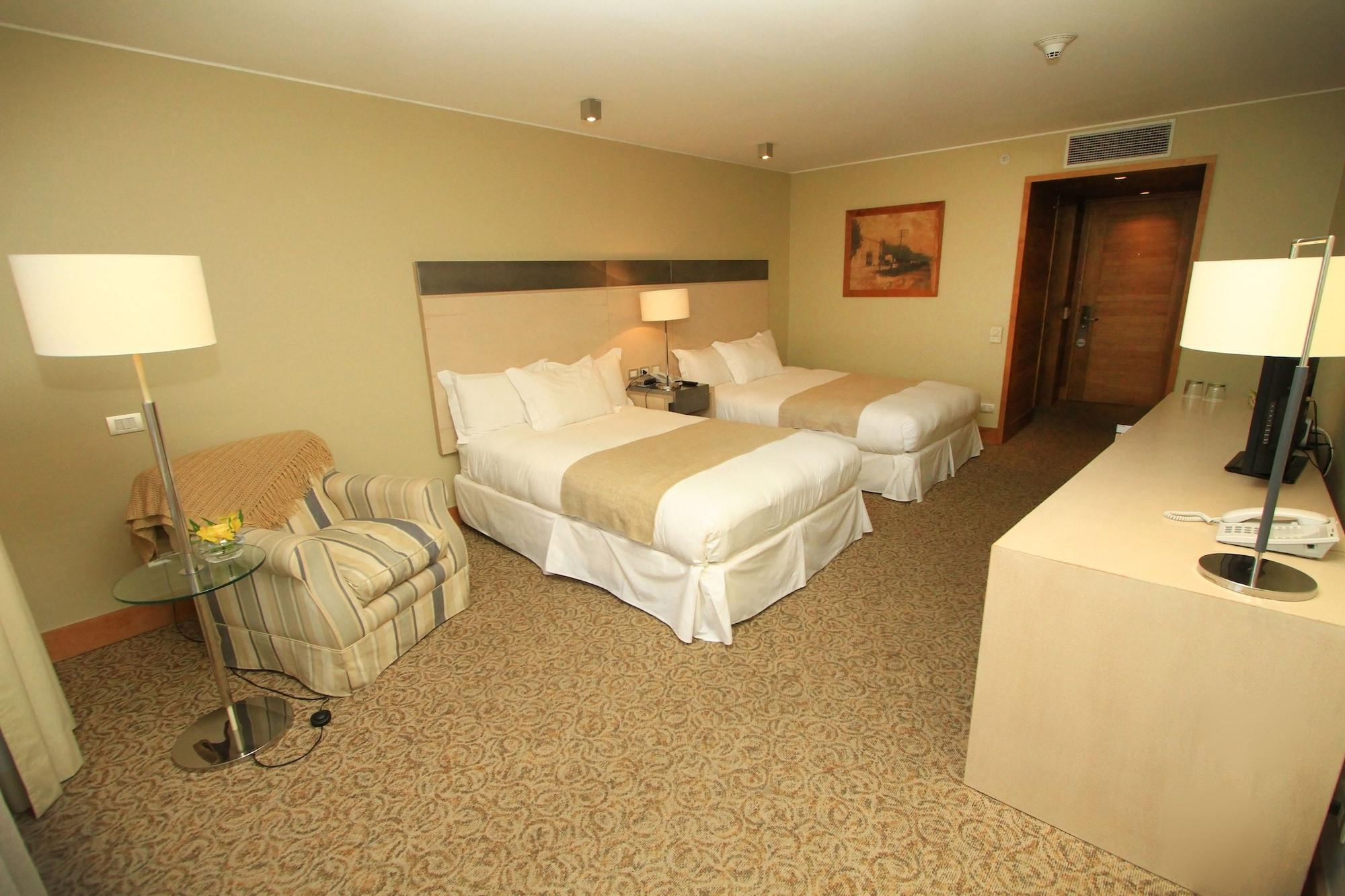 Radisson Hotel Puerto Varas Eksteriør billede A room at the hotel