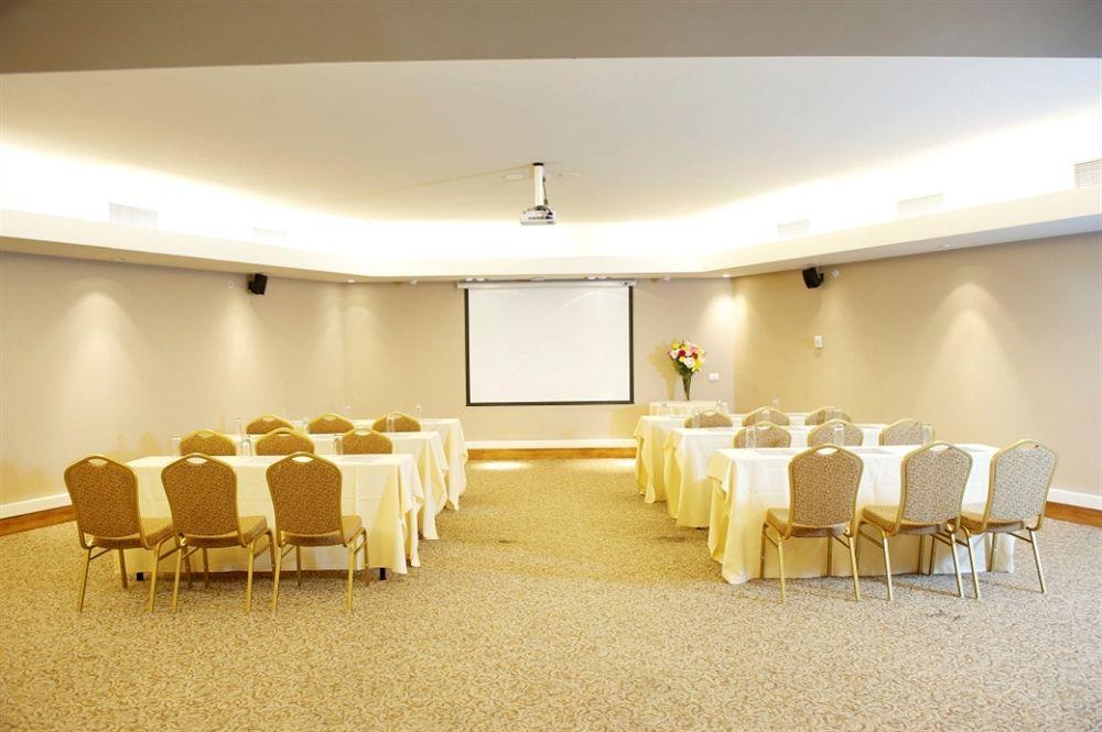 Radisson Hotel Puerto Varas Eksteriør billede Meeting room