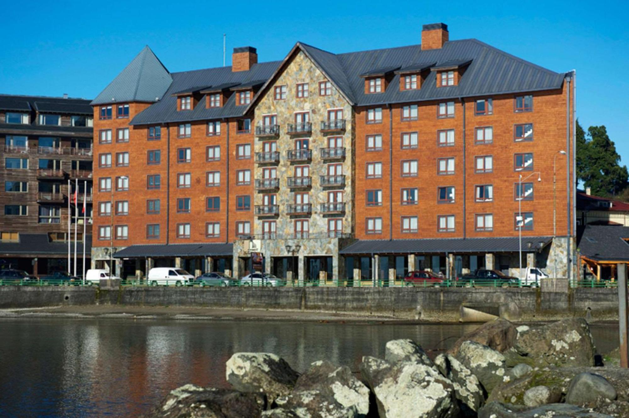 Radisson Hotel Puerto Varas Eksteriør billede The hotel in 2012