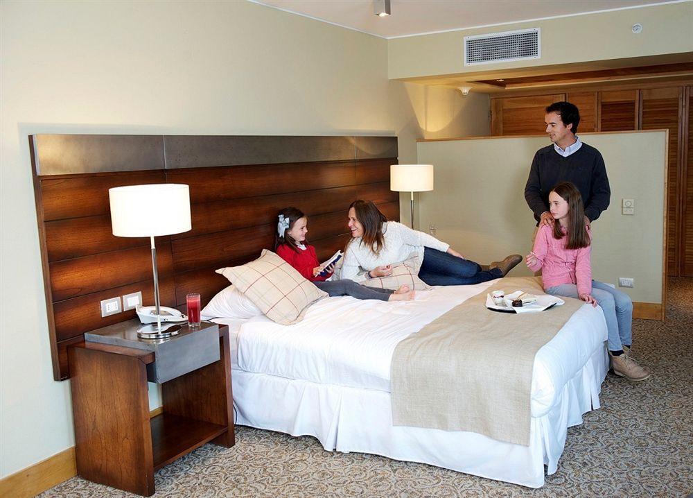 Radisson Hotel Puerto Varas Eksteriør billede Family room
