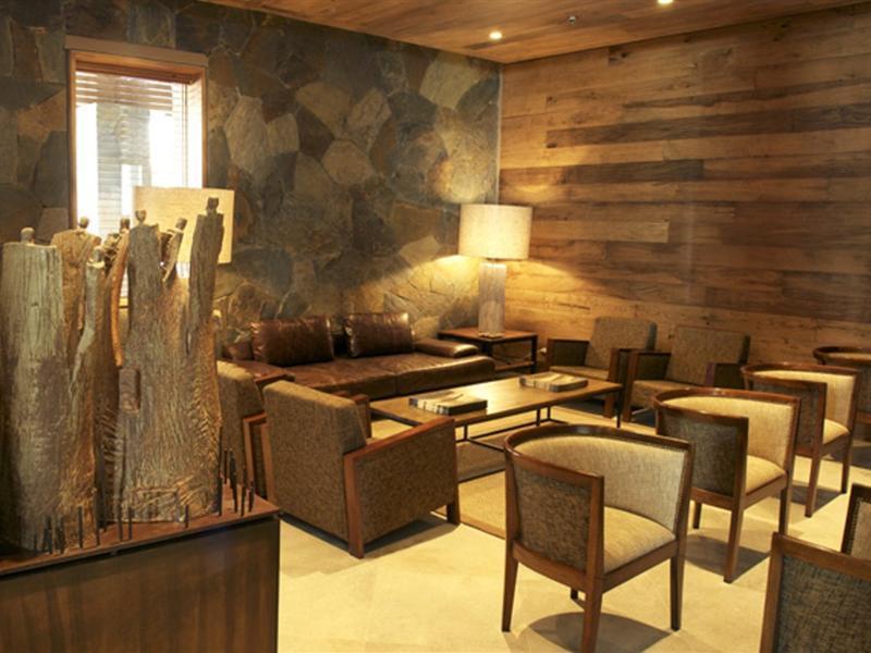 Radisson Hotel Puerto Varas Interiør billede Interior of a restaurant